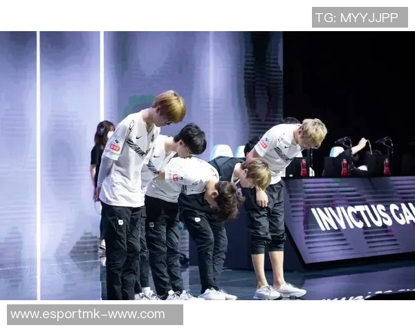 王者荣耀热议FPX团队配合引发的争议与反思分析